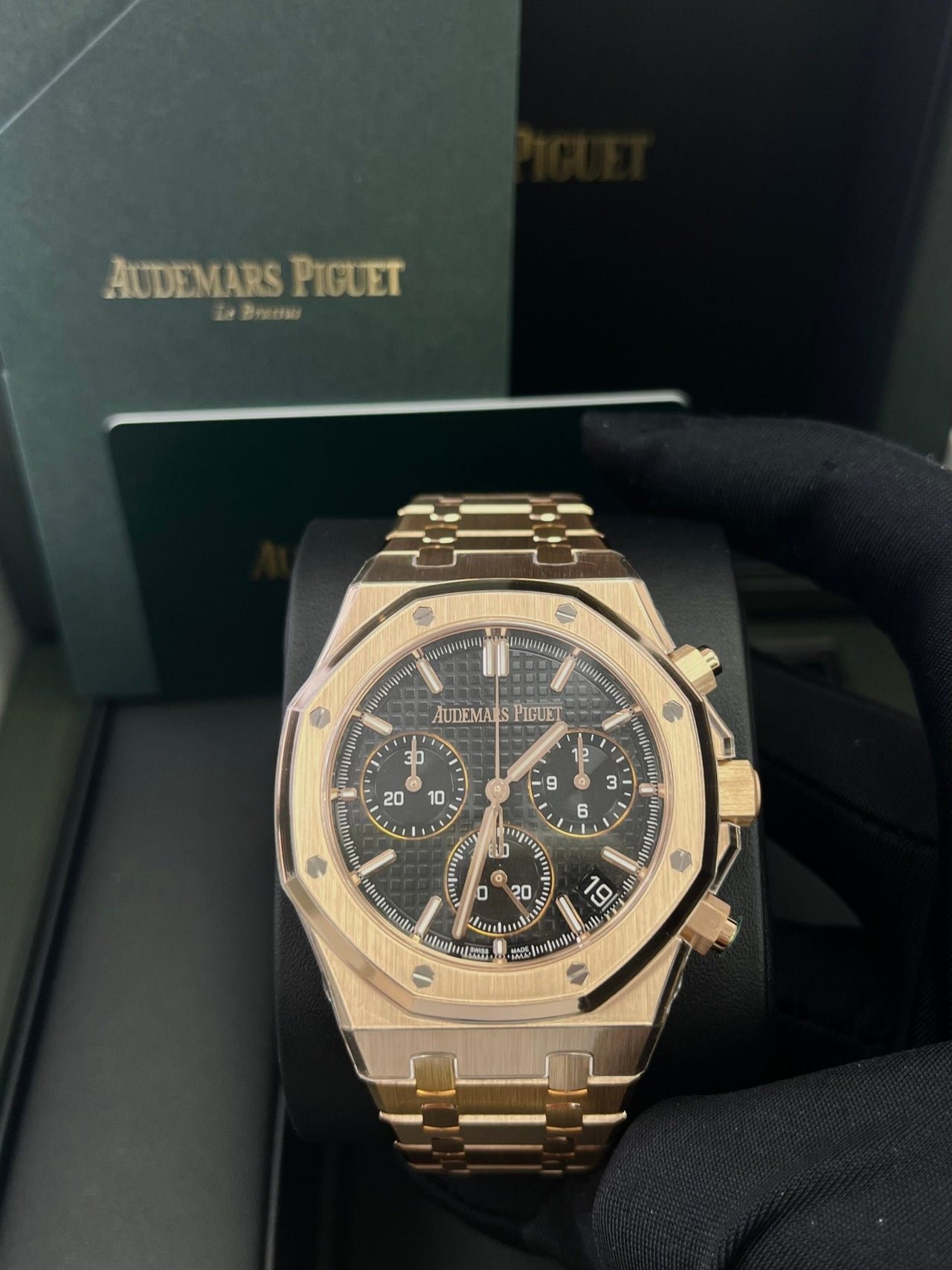 Audemars Piguet Royal Oak Chronograph SELFWINDING CHRONOGRAPH 50TH ANNIVERSARY Black Dial Rose Gold 26240OR.OO.1320OR.02 - Image 8