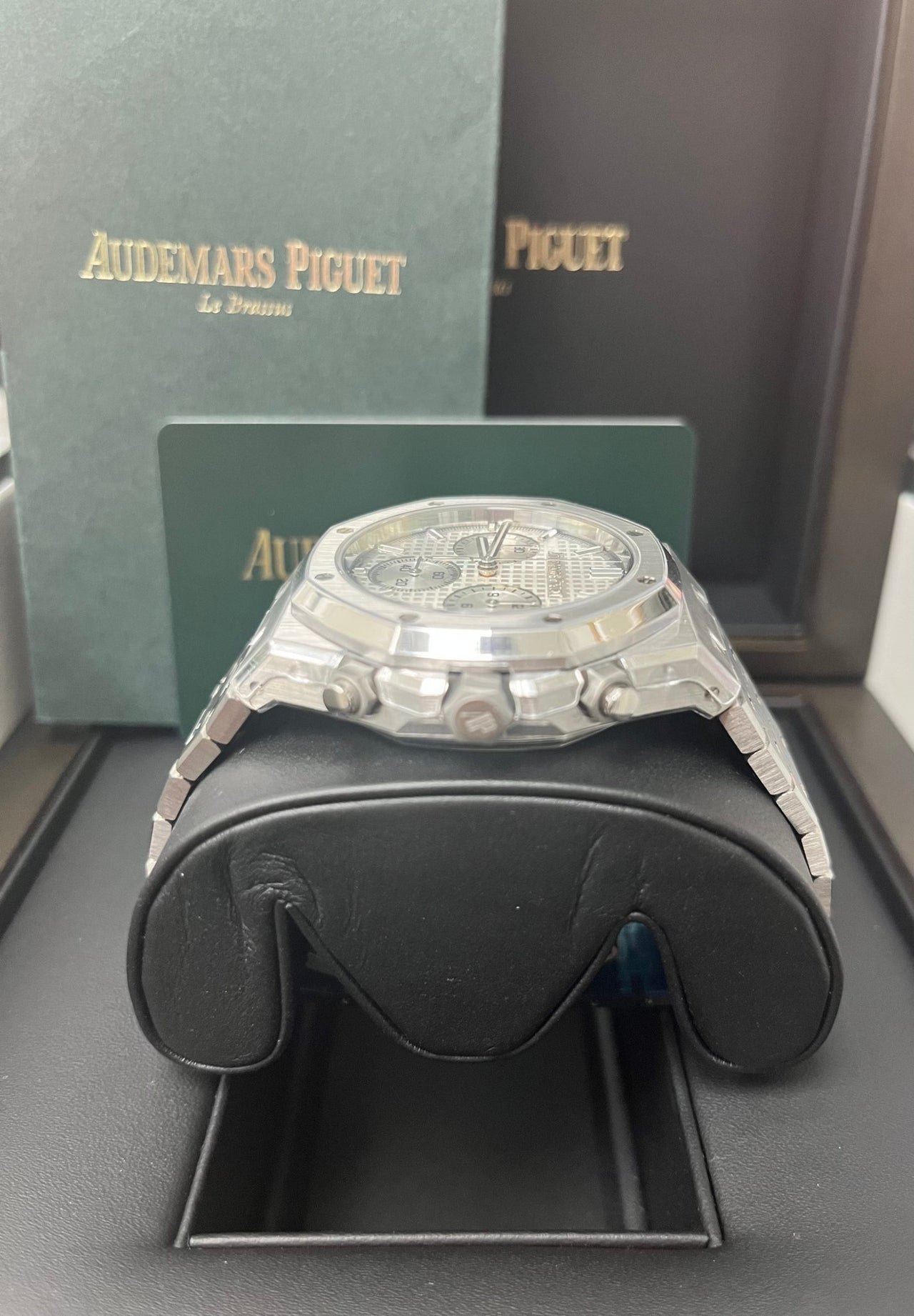 Audemars Piguet ROYAL OAK SELFWINDING CHRONOGRAPH “50TH ANNIVERSARY” STEEL BRACELET WHITE DIAL (Ref # 26240ST.OO.1320ST.03) - Image 9