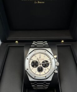 Alternative view of Audemars Piguet Royal Oak Selfwinding Chronograph/ Stainless Steel/ Panda Dials (Ref#26331ST.OO.1220ST.03)