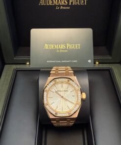 Alternative view of Audemars Piguet Royal Oak Selfwinding ( Ref# 15551OR.ZZ.1356OR.04)