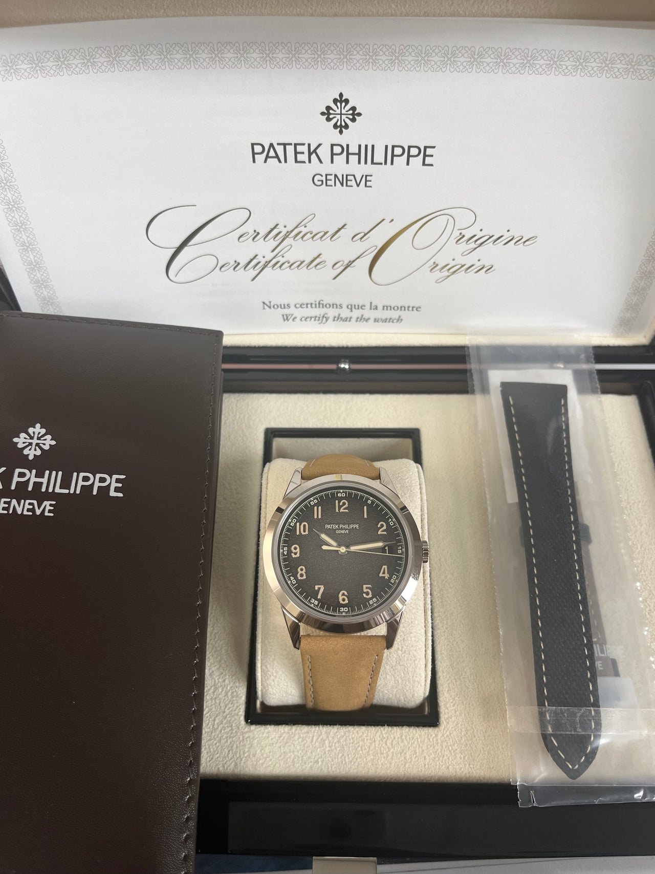 DATE. SWEEP SECONDS. White gold 5226G-001 - Image 2