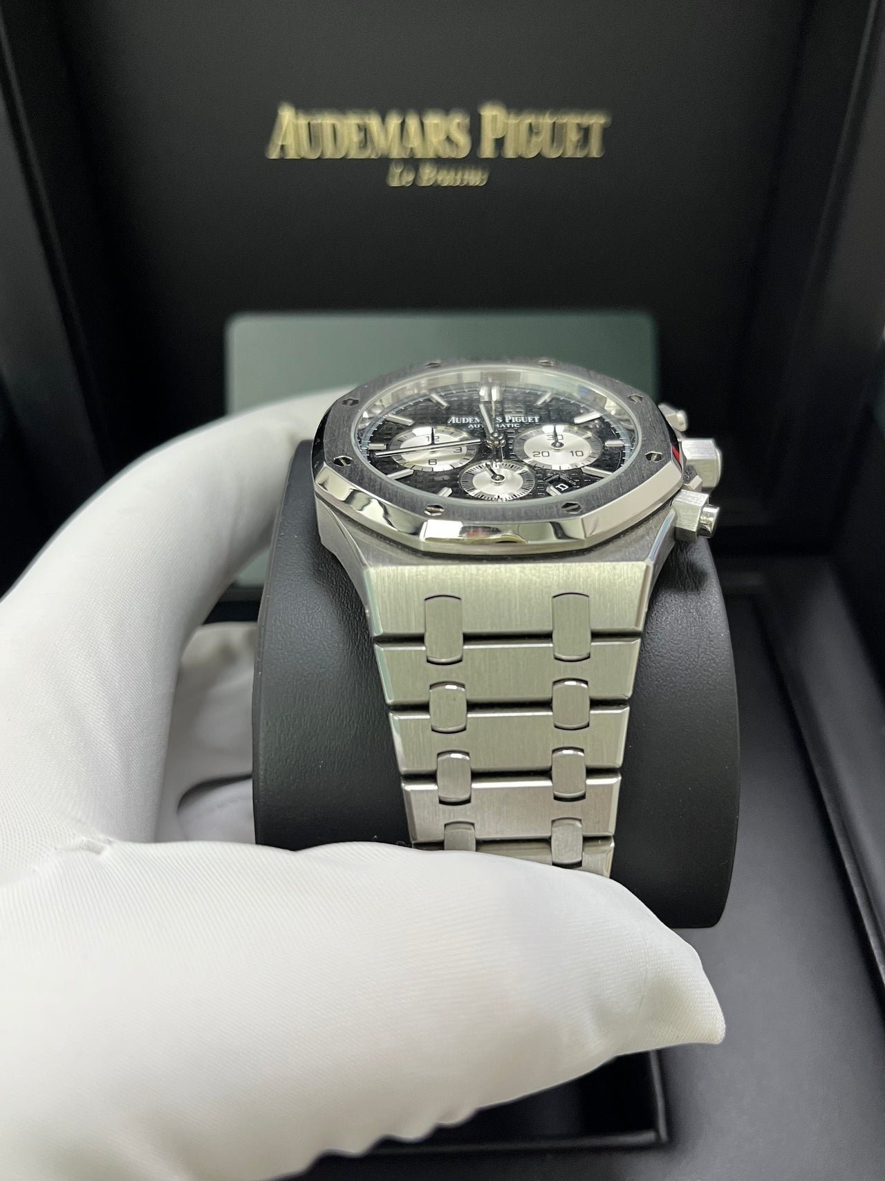 Audemars Piguet Royal Oak Selfwinding Chronograph/ Stainless Steel/ Black Dial/ White Sub-Dials (Ref#26331ST.OO.1220ST.02) - Image 9