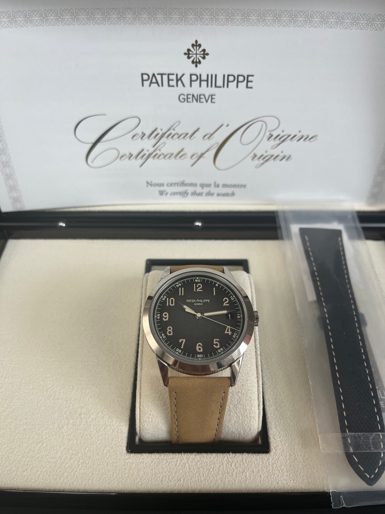 DATE. SWEEP SECONDS. White gold 5226G-001 - Image 3