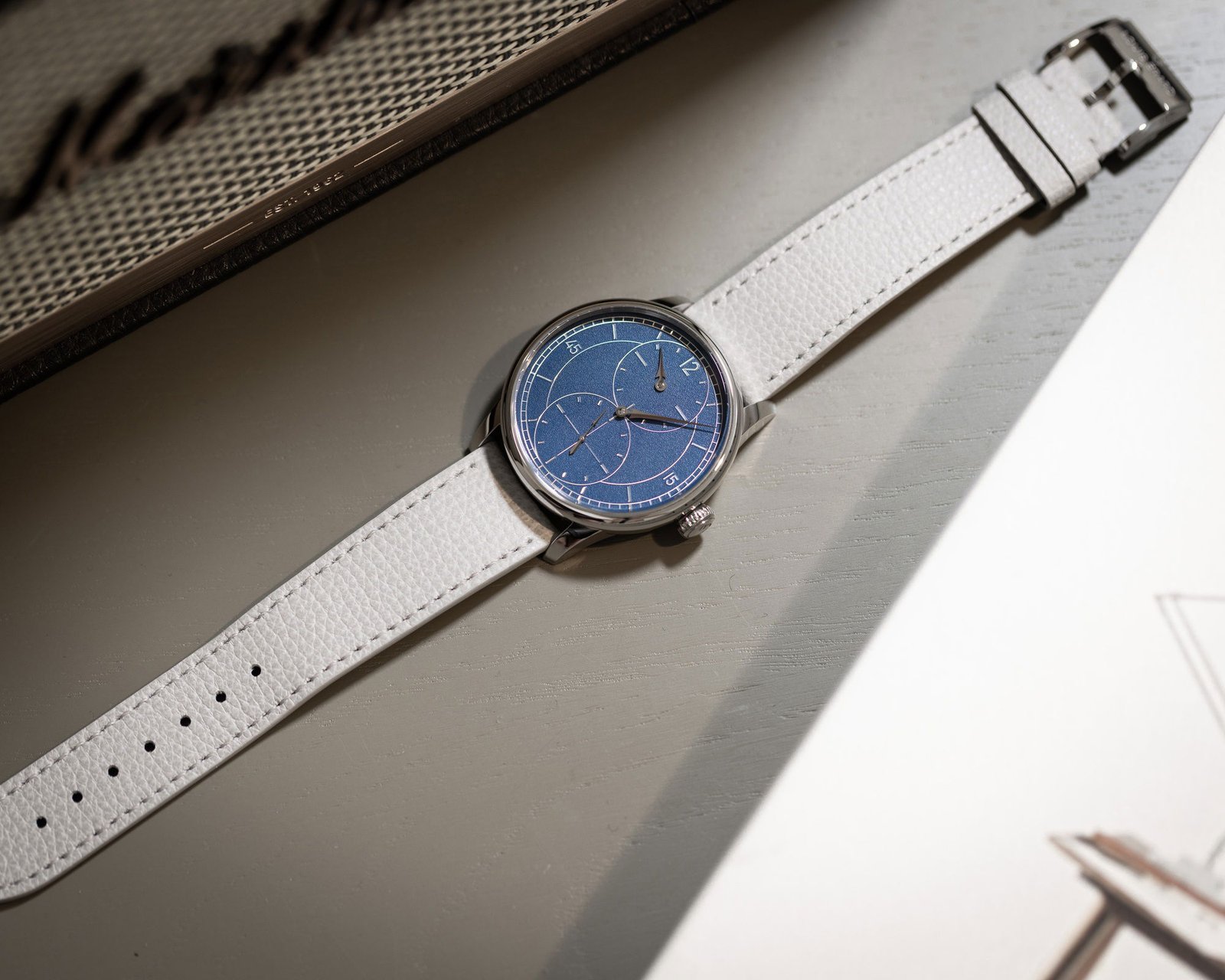 Le Régulateur Gravé Bleu - Image 6