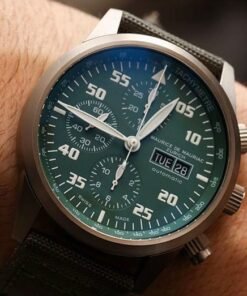 Alternative view of Chrono Modern “Safari”