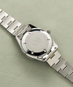 Alternative view of Divers Sixty-Five Date