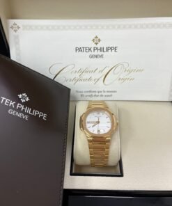 Alternative view of DATE. SWEEP SECONDS. Rose gold 7118/1R-001