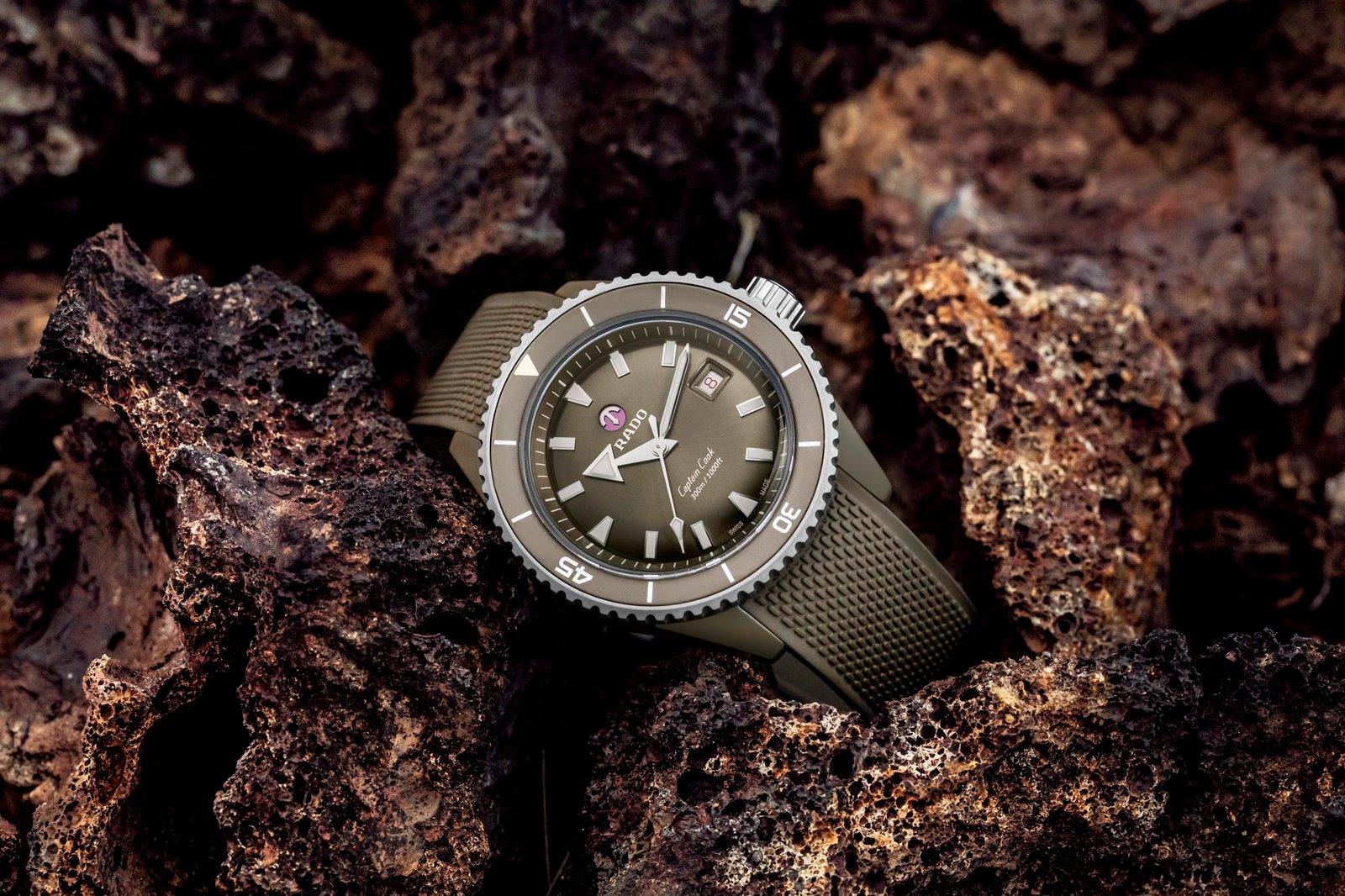Captain Cook High-Tech Ceramic Diver - Image 3