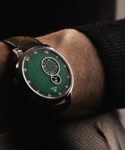 Alternative view of Nuit Fantastique Grained Green