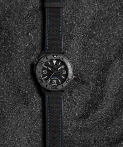 Alternative view of Aqua Carbon Maggy